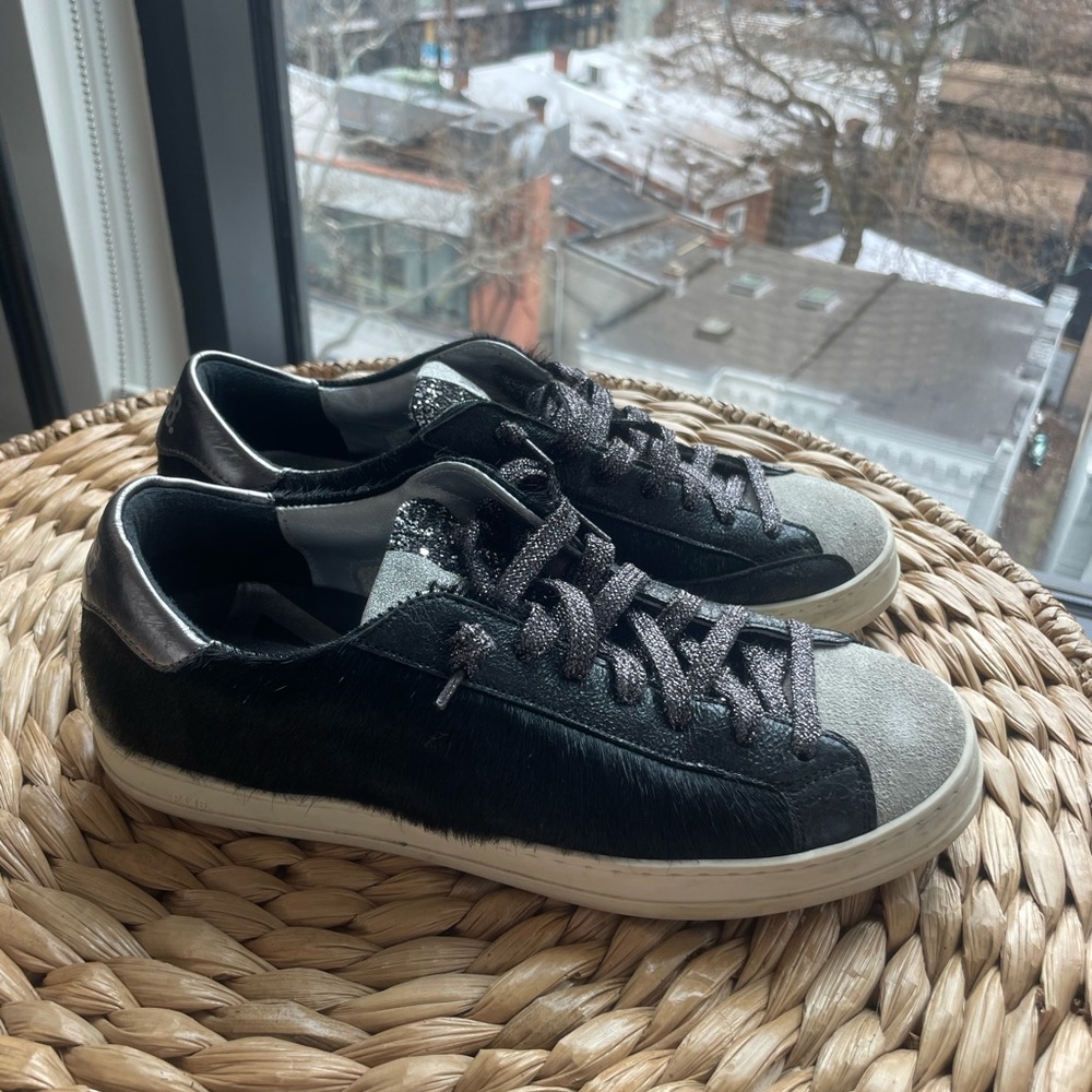 P448 black glitter low top sneakers size 9, like new